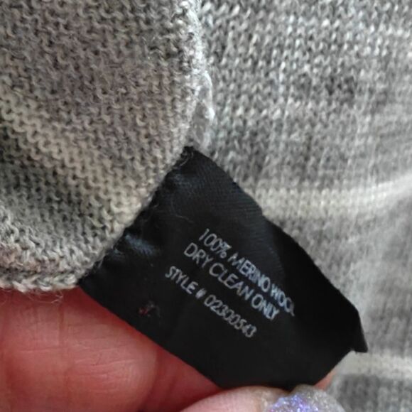 NWOT CLUB MONACO 100% MERINO WOOL LIGHT GRAY STRIPED SWEATER SIZE XS - Picture 6 of 6